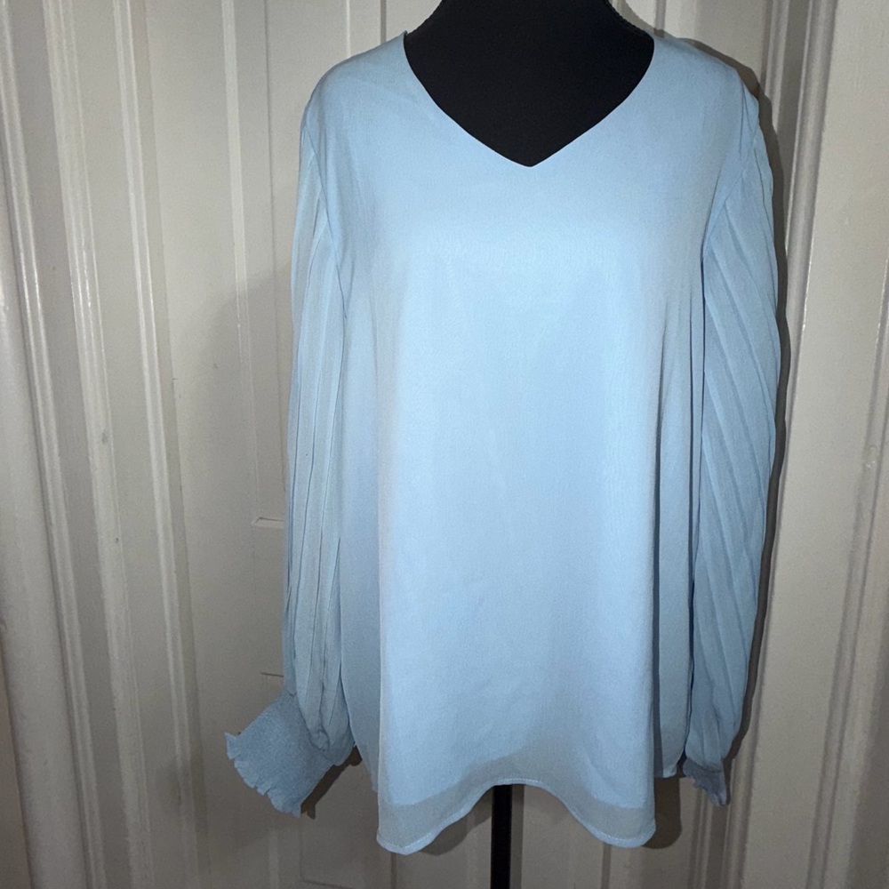 NWT Women's Aifer size large‎ Light Blue V-Neck Women's Top, shirt, blouse